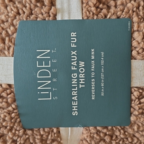 LINDEN BRAND BROWN SHEARLING FAUX FUR THROW 50"x 60" - Picture 2 of 6